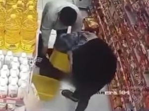 Viral Komplotan Pencuri Beraksi di Minimarket Cibinong, Polisi Selidiki