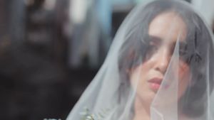 Ayushita Cantik dengan Makeup Soft Romantic, Dandan Sendiri untuk Pernikahan