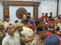 Bupati Tana Toraja Nyaris Diamuk Massa Tolak Proyek Geothermal di Kantor DPRD