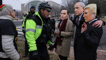 https://akcdn.detik.net.id/community/media/visual/2026/02/19/demo-warnai-pertemuan-dewan-perdamaian-isu-palestina-menggema-di-washington-1771513163113_169.jpeg?q=90&w=360
