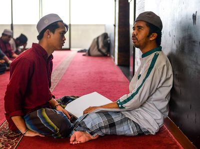 Semangat Santri Tuna Netra Menghafal Al Quran di Pesantren Khusus