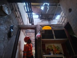 Hujan Disertai Angin Kencang Bikin 5 Rumah di Bogor Rusak