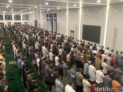 Masjid Al Falah Surabaya Siapkan Ribuan Takjil per Hari Selama Ramadan