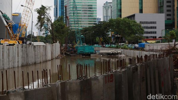 Pemprov DKI Pasang Turap Beton di Kali Cideng Atas untuk Cegah Banjir