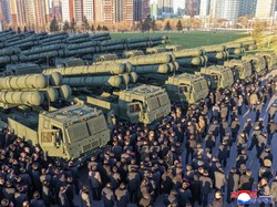 Korut Pamerkan Peluncur Roket Raksasa, Klaim Mampu Bawa Hulu Ledak Nuklir