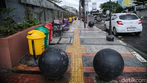 Wajah Baru Trotoar Pondok Gede, Kini Lebih Lebar dan Tertata