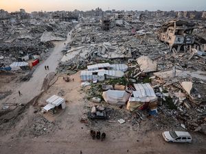 Pilu 13 Warga Gaza Tewas Akibat Serangan Israel, Termasuk Ibu Hamil