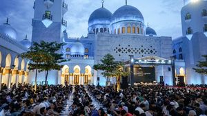 7.000 Paket Buka Puasa Disiapkan di Masjid Sheikh Zayed Solo