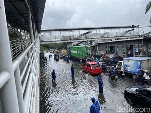 Jalan Daan Mogot Jakbar Banjir, Lalin Macet