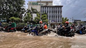 Banjir Kepung Cibitung, Jalan Teuku Umar dan Permukiman Terendam