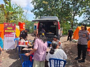 Polrestabes Semarang Beri Layanan Kesehatan Gratis untuk Korban Tanah Gerak