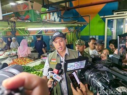 Dirut Bulog Sidak 2 Pasar di Jakarta, Minta Pedagang Tak Naikkan Harga