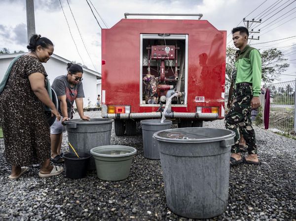 Distribusi Air Bersih untuk Warga Terdampak Bencana di Aceh Tamiang