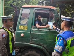 Truk-Bus Pakai Lajur Kanan Tol Akan Ditegur Polda Jatim, Ini Alasannya