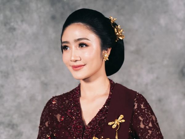 Gaya Febby Rastanty Berkebaya di Pernikahan Adik, Sempat Tak PD Pakai Sanggul