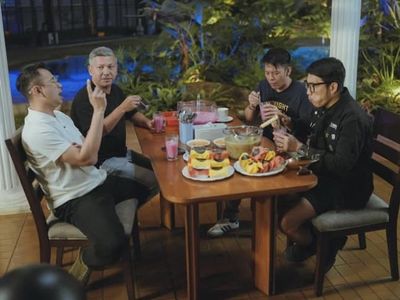 Keseruan Gading Marten Nongkrong Bareng Raffi Ahmad hingga Dikta di Restoran