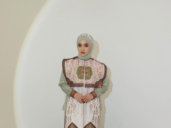 Gaya Hijab Hijau Pastel Nabila Taqiyyah Ini Jadi Inspirasi Lebaran Gen Z!