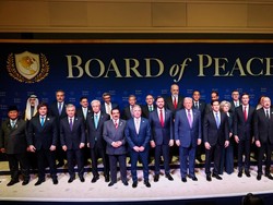 Video Prabowo Foto Bareng Anggota Board of Peace Jelang Rapat Perdana