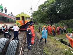 Sebagian KA Bandara Soetta Dievakuasi ke Kalideres, Jalur Masih Dipulihkan