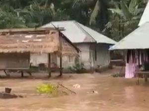 Banjir Rendam Puluhan Rumah Warga Desa Obel-obel Lombok Timur