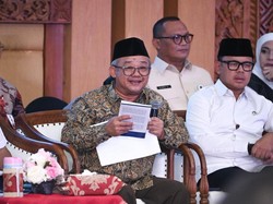Mendikdasmen Bantah MBG Kurangi Anggaran Pendidikan: Justru Naik
