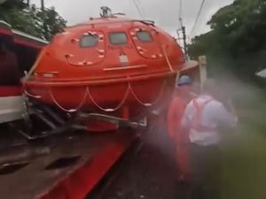 KA Bandara Soetta Disetop Sementara Imbas Kecelakaan Truk di Poris