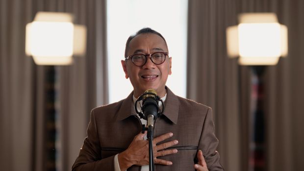 Penyanyi sekaligus pencipta lagu, Yossi Mansyur (Yosman), menunjukkan kembali eksistensinya,