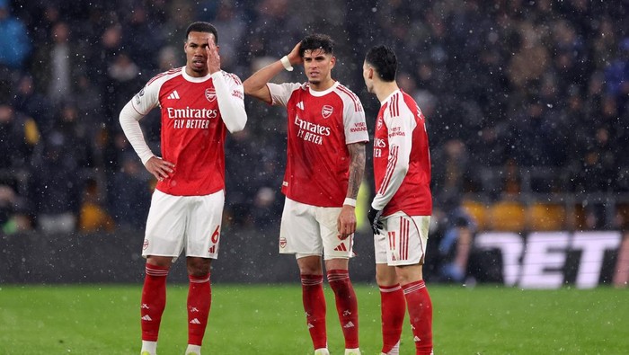 Statistik menunjukkan Arsenal jadi tim yang paling sering buang-buang waktu di Premier League. Meriam London sampai kena sindir lawan gara-gara itu.