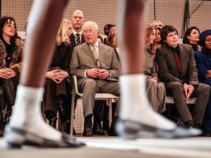 Raja Charles III Hadiri London Fashion Week pada Hari Penangkapan Andrew