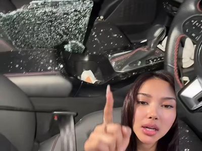 Shakira Jasmine Dirampok!