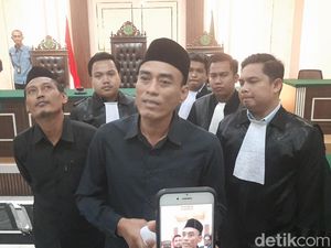 Pentolan Demo Pati Botok dan Teguh Dituntut 10 Bulan Penjara