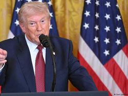 Video: Trump Terang-terangan Ingin Minyak Iran