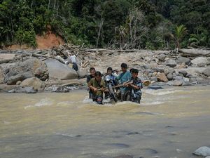 Tiga Jembatan Rusak Diterjang Banjir, Akses Desa Sibio-Bio Masih Terputus