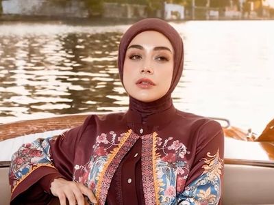 Kisah Hijrah Celine Evangelista: Malu Atas Dosa, Mantap Berhijab Usai Umrah