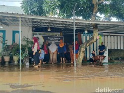Diterjang Banjir, Dapur MBG di Sambelia Lombok Timur Setop Operasi Sementara