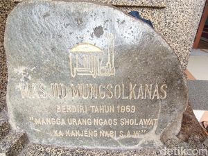 Kisah Masjid Tua Mungsolkanas dan Jejak Sukarno Istirahat di Bandung
