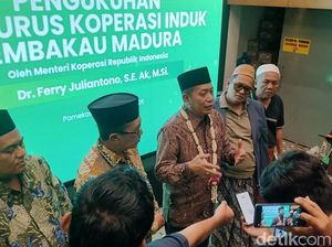 Menteri Koperasi Kukuhkan Pengurus KITMAS di Pamekasan