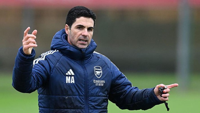LONDON COLNEY, ENGLAND - FEBRUARY 20: Arsenal manager Mikel Arteta during a training session at Sobha Realty Training Centre on February 20, 2026 in London Colney, England.  (Photo by Stuart MacFarlane/Arsenal FC via Getty Images)