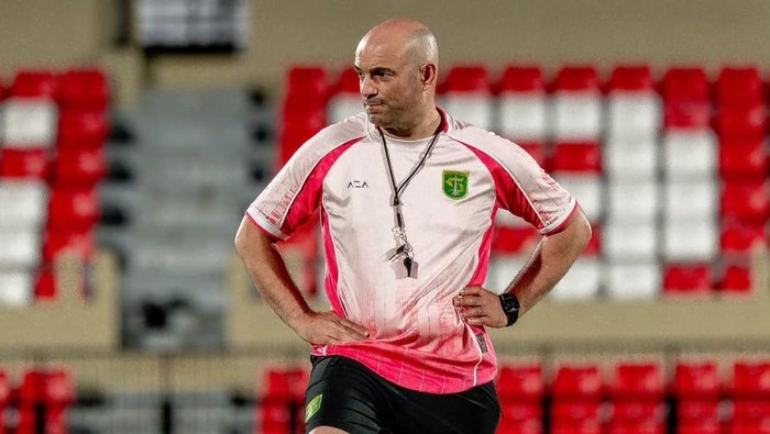 Pelatih Persebaya, Bernardo Tavares