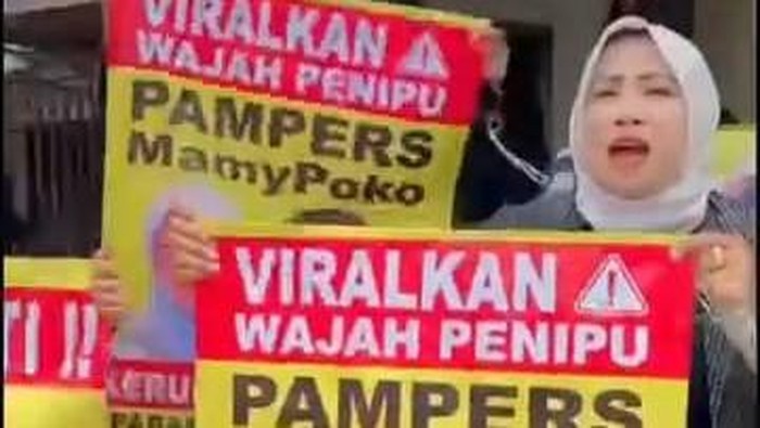 Puluhan korban penipuan jual beli popok bayi meluruk rumah pelaku di Malang