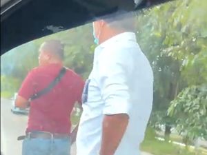 Video: Viral 3 Mobil Debt Collector Kepung Sekeluarga di Semarang