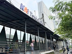 Simak! Alur Penumpang KRL di Stasiun Pondok Cina Berubah Mulai Hari Ini
