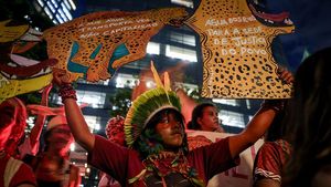 Suku Guarani dan Aktivis Lingkungan Gelar Aksi Tolak Pengerukan di Amazon