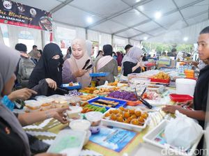 Ramadan Tiba, Halaman Masjid Raya Mujahidin Pontianak Jadi Arena War Takjil