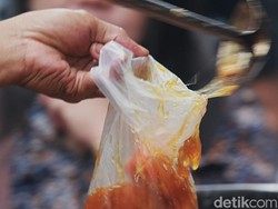 Video Berkah Pedagang Takjil di Pasar Santa, Sehari Cuan Rp 1 Juta