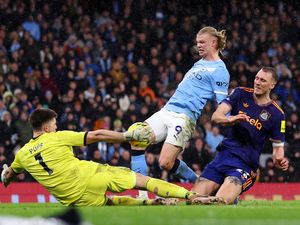 Liga Inggris Memanas, Arsenal Dipepet Manchester City