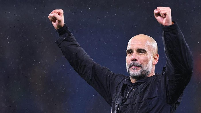 Pep Guardiola merayakan kemenangan Manchester City atas Newcastle United.