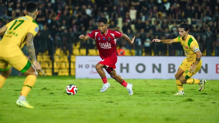Persijap Jepara mengabarkan kondisi terkini pemainnya, Rahmat Hidayat. Pemain berposisi bek itu sempat kolaps di tengah laga kontra Persebaya Surabaya.