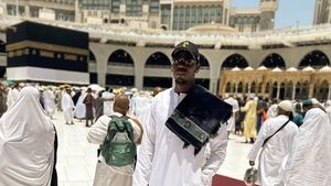 Foto Ramadan Pesepak Bola Dunia, dari Mesut Ozil sampai Paul Pogba