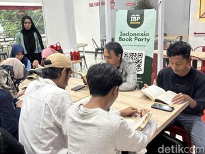Ngabubookread, Serunya Ngabuburit Sambil Baca Buku di Surabaya